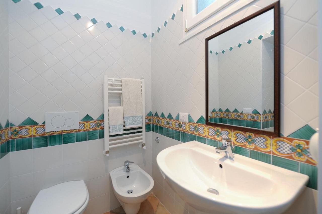 Lady Gilda Apartment Conca dei Marini Bagian luar foto